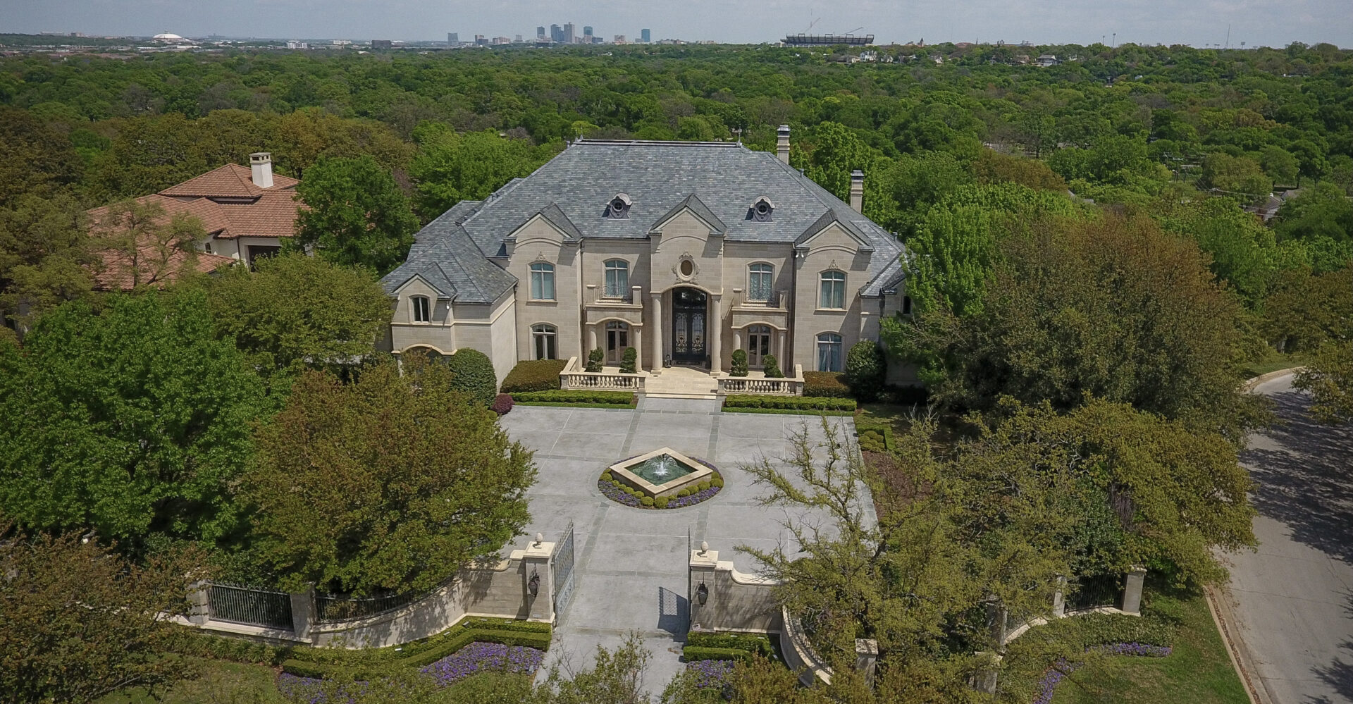 Auction for Roberts' Fort Worth mansion begins Monday Fort Worth