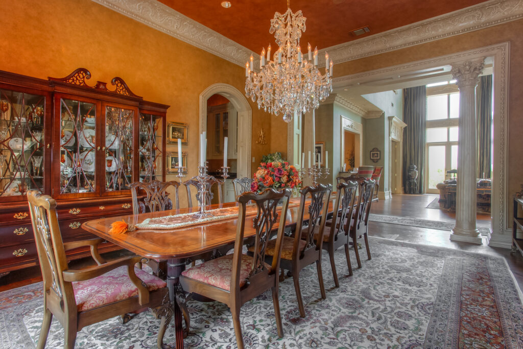 Former RadioShack CEO Len Roberts is selling his Tanglewood mansion at