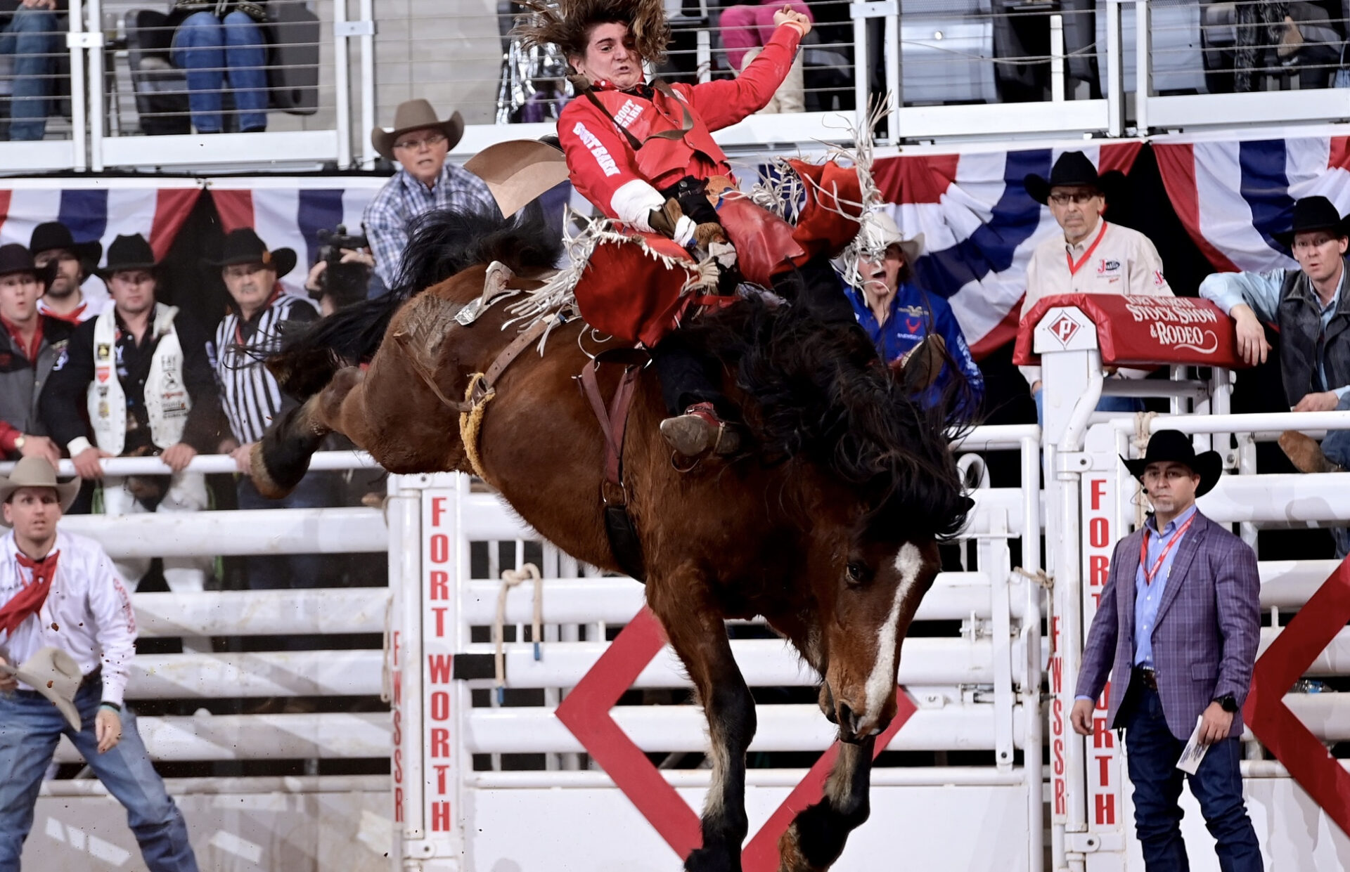 Weatherford cowboy wins 2nd straight bareback title as FWSSR PRORODEO
