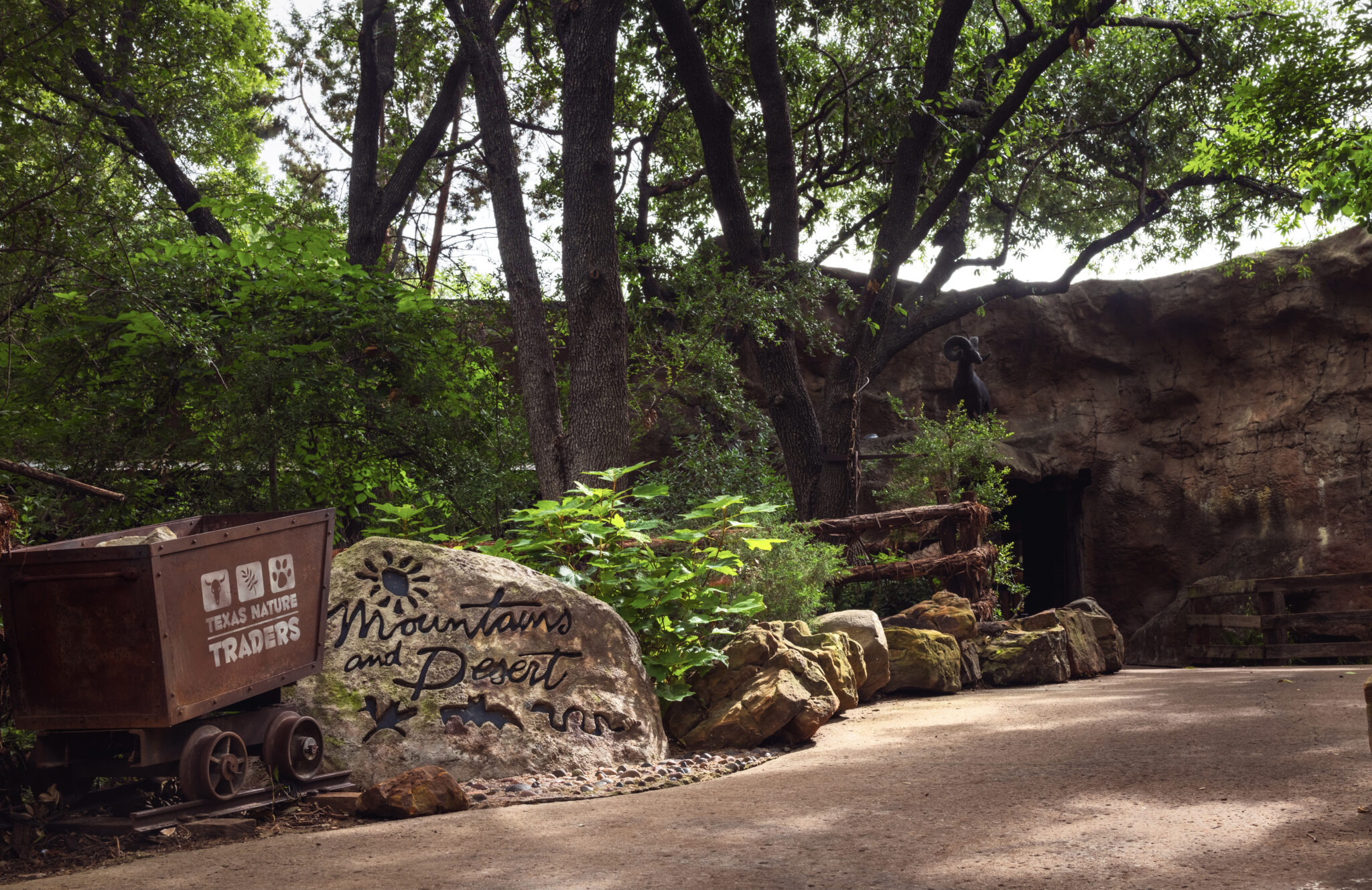 Fort Worth Zoo opens stateofthe art reptile exhibit Fort Worth